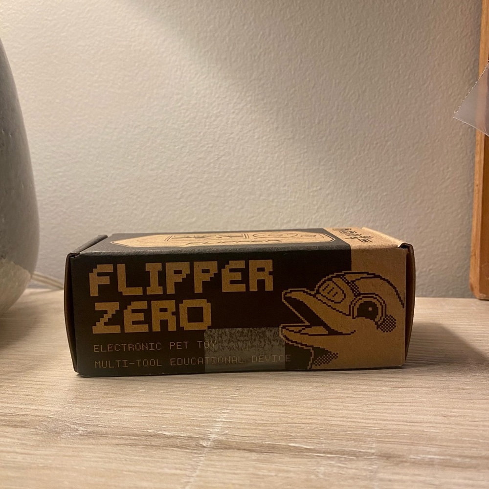 FLIPPER Zero 0 White Electronic Pet Multi-Tool Educational Device New Sealed Box
